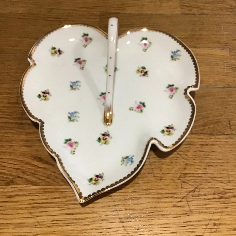 I Godinger &‎ Co. Leaf Dish